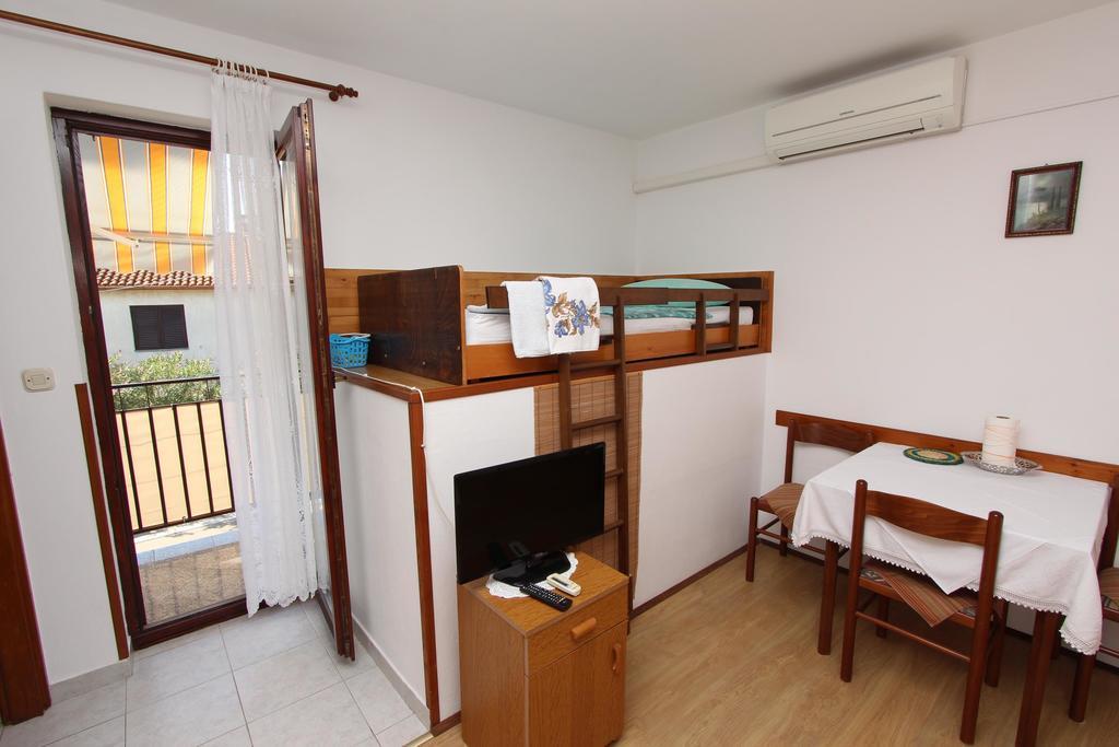 Apartments Miriana Rovigno Esterno foto
